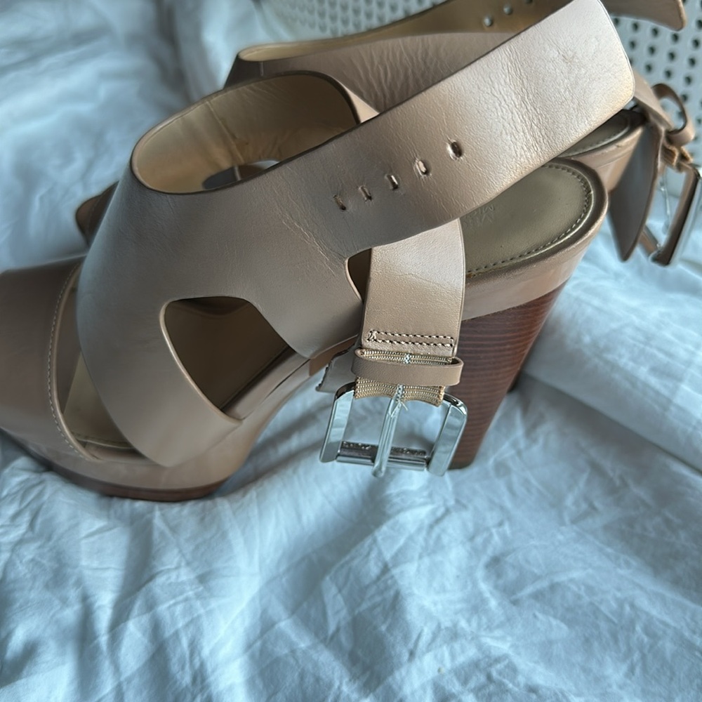Michael Kors sandals - Picture 2 of 5